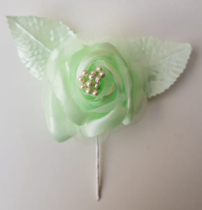 2X Corsage/decoratie roos mint groen - corsage - decoratie - kunstbloem - groen - kerst decoratie