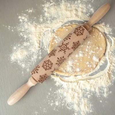 Houten Deegroller met Patroon - Snowflakes - 35 CM - Sneeuwvlokken - Draaibaar - Deegroller met Reliëf - Koekjes Bakken - Bakken - 3D-Patroon - Keukengereedschap - Bakaccessoires - Zelfgemaakte Gebak - Fondant - Deeg - Taart Maken