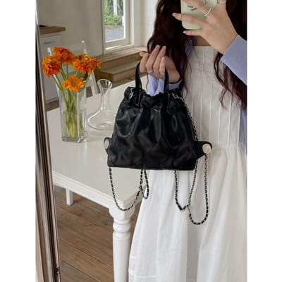 Koreaanse Versie van Ins Xiaoxiang Stijl Diamanten Ketting Rugzak voor Dames Nieuwe Casual en Veelzijdige Grote Capaciteit Handheld Commuter Tas