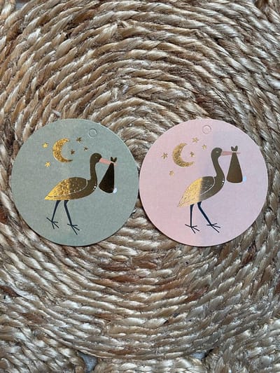 Label Kaartje - Kadolabel – Geboorte - Meisje - Jongen - Kraamfeest - Kraam kado versiering | Ooievaar – Rose – Oud Groen – Goud glans | Karton incl. boorgaatje | Cadeau - Gift Tag - Leuk verpakt| Geschenk - Tag - DH collection