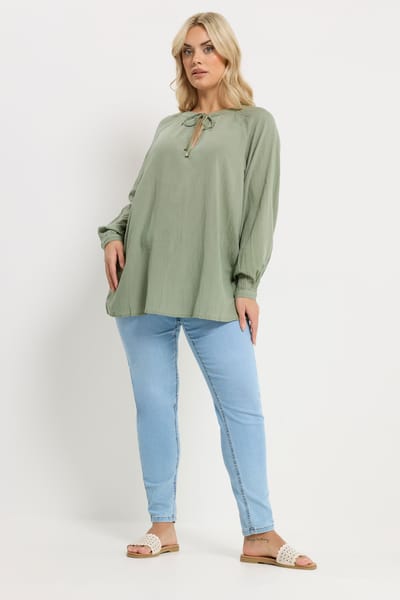 Yours Saliegroene Top Met Strikhals Size 42