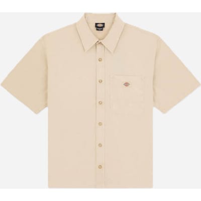 groen man beige shirt