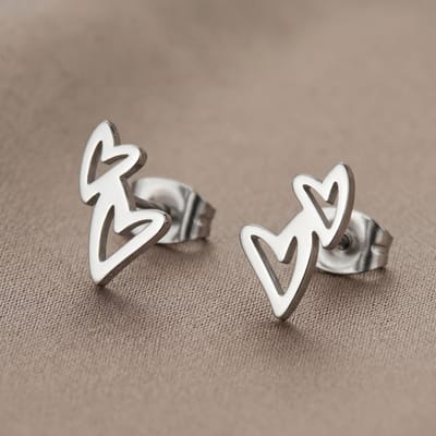 Lundholm Livy Oorknopjes Dames Zilverkleurig – Premium Stainless Steel Jewellery – Dubbele Hartjes Oorknopjes Sieraad Cadeau voor Vrouw Hartje Oorbellen – Waterproof en anti - allergie oorbellen studs – my Scandinavisch Design