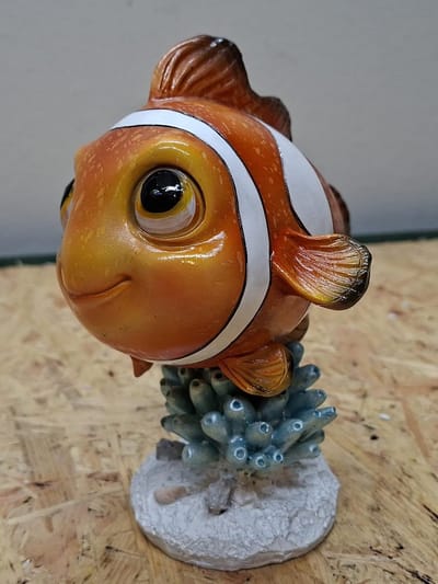 Vrolijke Clownvis Beeldje – Nemo Stijl – 16 cm – Kleurrijk Decoratiefiguur