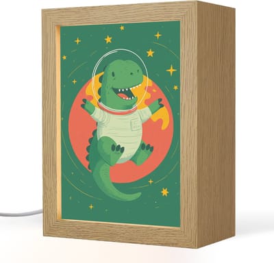 Nachtlampje 15x20 cm - Kinder lampje - Dino - Groen - Planeet - Tafellamp kinderkamer - Slaapkamer lamp - Bedlamp kinderen - Kinderlampje stopcontact - Wandlamp babykamer - Nachtlampjes