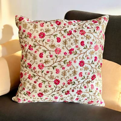 Kussens woonkamer - kussenhoes 40 x 40 cm - kussensloop - sierkussens - cushion cover - katoensilk - Kussenhoesjes - 2 stuks - etnisch Indiaas - borduurwerk - embroidery - creme wit - gouden - rood - roos