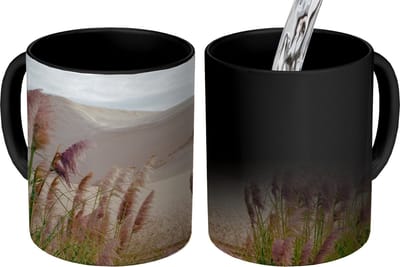 Magische Mok - Foto op Warmte Mokken - Koffiemok - Pampasgras - Zand - Planten - Duin - Magic Mok - Beker - 350 ML - Theemok