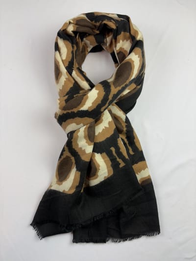 Nette sjaal met een vrolijk print van warme stof met 80% viscose met 20% wol