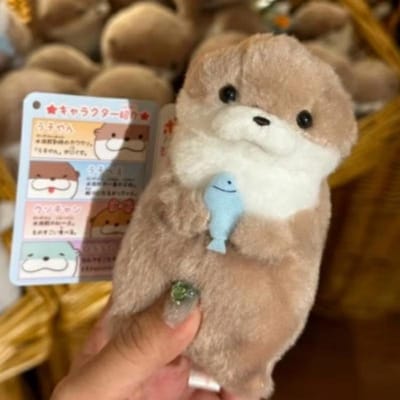 Mignonnes Loutres Tenant du Poisson Poupée en Peluche Porte-clés Pendentif Suspendu Accessoires Pour Sac d'école Portefeuille Porte-clés Jouet Cadeaux white
