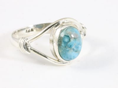 Opengewerkte zilveren ring met blauwe apatiet - maat 16