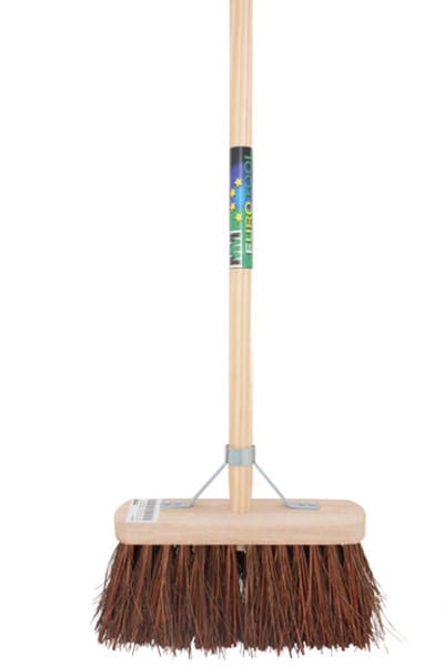MM Eurotool Straatbezem 29 cm met FSC-steel 150 cm en stokhouder
