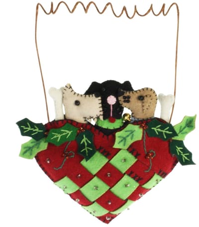 Hondjes in hartenmand rood/ groen, vilt 14,5x1,5x18,5cm