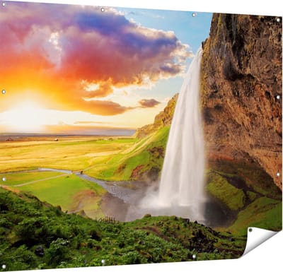 Gards Tuinposter Waterval in IJsland met Zonsondergang - 150x120 cm - Tuindoek - Tuindecoratie - Wanddecoratie buiten - Tuinschilderij