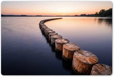 Placemats 45x30 cm - Placemat kunststof - 1 stuk - Hout - Palen - Water - Borden onderleggers - Decoratie voor op tafel - Keuken tafeldecoratie accessoires - Vinyl onderlegger - Tafelversiering