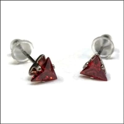 Aramat Jewels | Oorbellen | RVS Zweerknopjes Driehoek Zirkonia - Geometrische Studs | Zilverkleurig / 5 mm / Donker Rood | |3mm | Staal | Kinderen, Volwassenen | Verkleurd niet