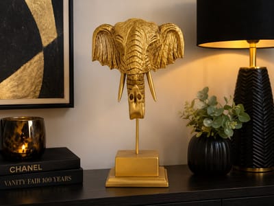 Gouden Olifantenhoofd Beeld op Voet – Luxe Decoratief Standbeeld 41,5 cm Hoog – Olifant Kop Sculptuur / Dierenbeeld / Ornament – Polyresin Woondecoratie voor Woonkamer, Dressoir, Hal, Kantoor, Sidetable, Vitrinekast & Hotel Chique Interieur