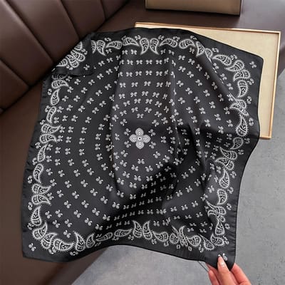 70cm Vierkante Sjaal Met Imitatiezijde Veelzijdige Nek Sjaal Om Je Look Op Te Fleuren , Lente/Zomer Dames Zachte Vlekbestendige Bandana's gray