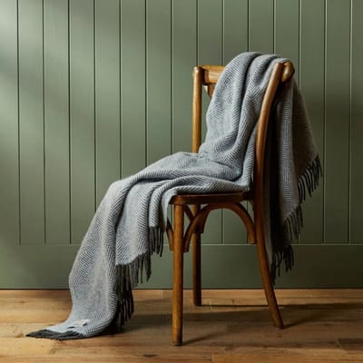 Plaid Visgraat Lichtblauw met Donkergrijs - 150x183 - Nieuw Wol - Tweedmill UK