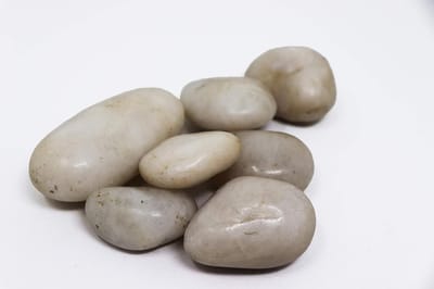 Gepolijste Kiezelstenen - Rivierkiezels Tuingrind - Tuindecoratie Binnen Buiten - Glad Onderhoudsvriendelijk Oppervlak - 40 kg 30-50 mm - Wit