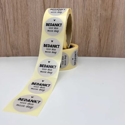 Sticker Bedankt voor deze mooie dag rol 500 stuks - bedanksticker bruiloft - huwelijk sticker - sluitsticker cadeau - feest bedankje