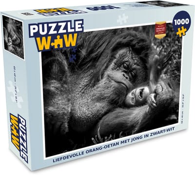 Puzzel Liefdevolle Orang-oetan met jong in zwart-wit - Legpuzzel - Puzzel 1000 stukjes volwassenen