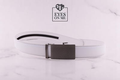 Witte lederen riem zonder gaatjes met automatische gesp voor heren ( model 101 )