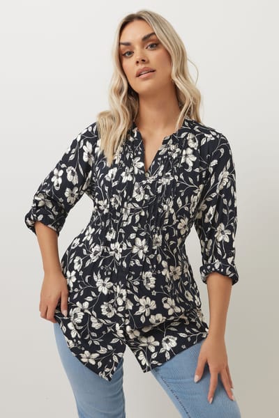 Yours Blouse Met Bloemontwerp En Pailletten In Donkerblauw/Wit Size 54-56