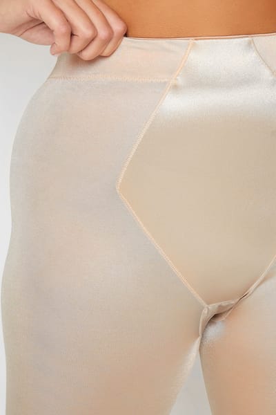 Yours Corrigerende Short Van Satijn In Nude Size 42-44