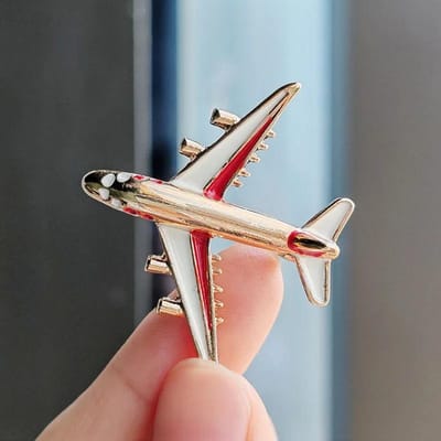 Prachtige Rood Zwart Gestreepte Vliegtuig Broche Kleurrijke Patchwork Emaille Vliegtuig Spelden Tiener Badges Sieraden Kleding Accessoires gray