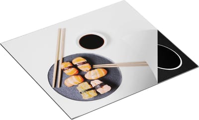Chefcare Inductie Beschermer Sushi met Stokjes op een Witte Achtergrond - 60x50 cm - Afdekplaat Inductie - Kookplaat Beschermer - Inductie Mat