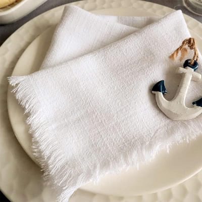 JGS ® Handgemaakte stoffen servetten 100% katoenen servetten met franjes, set van 4, 17,7 x 17,7 inch katoenen servetten Herbruikbare servetten Doek wasbare tafelservetten (wit)