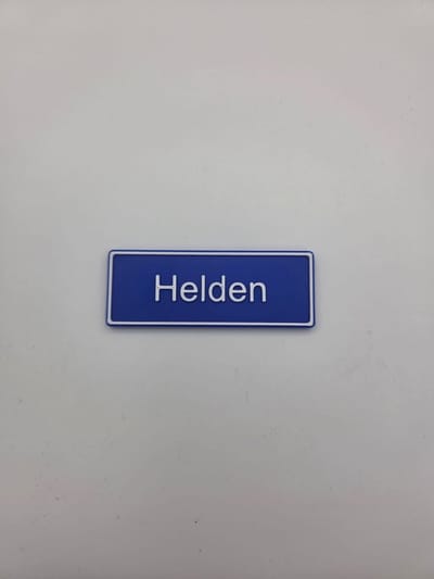 Koelkast Magneet plaatsnaam 8 X 3 CM Helden