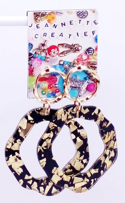 Jeannette-Creatief® - Resin - Gold Flake - Oorstekers - Oorbellen Dames - Oorhangers - Party oorbellen - Feest oorbellen - Zwarte oorbellen - Gouden oorbellen - Oorbellen dames