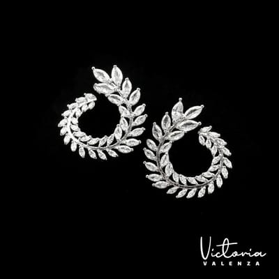 Victoria Valenza Milano Luxe Oorbellen Dames Messing Oorhangers Dames Oorringen - Witte Steen - Kleur Zilver - 1 Paar