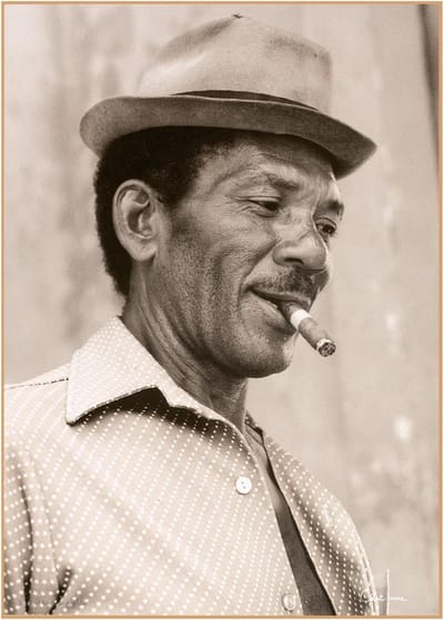 Kunstdruk Christophe Chat-Verre - Tabaco - Santiago de Cuba 30x40cm