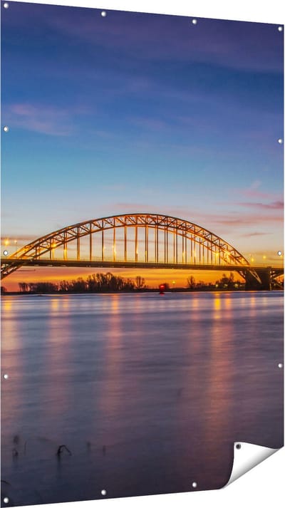 Gards Tuinposter Waalbrug in Nijmegen - 120x180 cm - Tuindoek - Tuindecoratie - Wanddecoratie buiten - Tuinschilderij