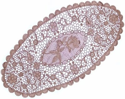 Set van 2 Kanten Tafelkleedjes en Onderzetters in Bloemvorm voor Eettafel en Keuken - Volledig Gehaakt voor Bruiloft en Feestdecoratie - Roze 75 x 38 cm
