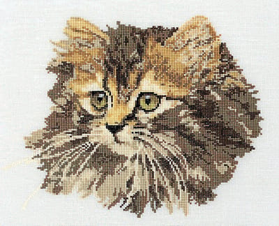 Thea Gouverneur - Borduurpakket met telpatroon - 930 - Voorgesorteerde DMC Garens - Langharige Bruine Kat - Linnen - 30 cm x 40 cm - DIY Kit