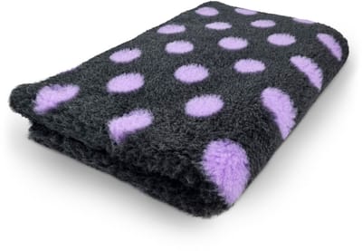 Vet Bed Antraciet met Lila Nopjes - Antislip Hondenmat - 100 x 75 cm - Waterafstotend - Latex Antislip - Benchmat Hond - Hondendeken - Hondenkleed - Machinewasbaar