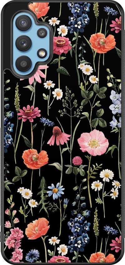Leuke Telefoonhoesjes - Hoesje geschikt voor Samsung Galaxy A32 5G - Dark flowers - Backcover zwart - Bloemen - Zwart