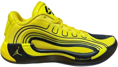 Jordan - Luka 4 Q54 - Basketbalschoenen - Mannen - Geel/Zwart - Maat 38.5