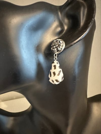 Schelpvormige oorbellen | | Make up | Parfum | Moederdag | Verjaardagscadeau| Cadeautje| Valentijnsdag| Kado | sieraden | vaderdag | oorbellen | oorsieraden