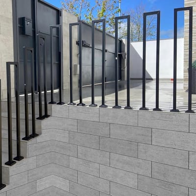 U-vormige trapleuning - Buitenleuning terras - Veilig traplopen - Smeedijzer met poedercoating - 35-110 cm - Zwart