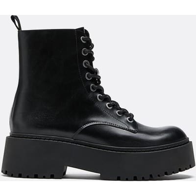Stradivarius Veterschoenen met platte zool  Zwart 35