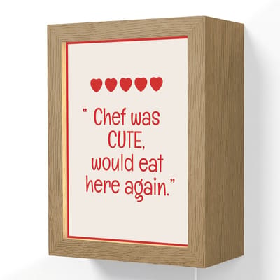 Wandlamp 15x20 cm - Oplaadbaar - Tekst - Rood - Hartjes - Wandlampen binnen woonkamer - Slaapkamer lamp met kabel - Decoratieve nachtlamp - Vloerlamp snoer