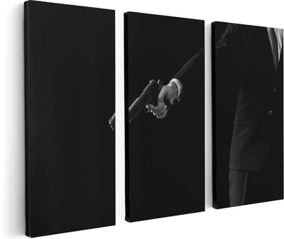 Artaza Canvas Schilderij Drieluik Man met een Pistool in zijn Handen - 120x80 - Foto Op Canvas - Canvas Print