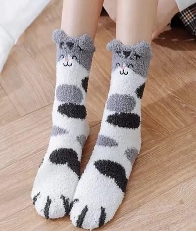 Fluffy sokken dames - huissokken - grijs - wit - leuke print kat - ogen - warme sokken - 36 - 40 - cadeau voor haar - geschenk vrouwen - Kerst cadeau - verjaardagscadeau - extra zacht