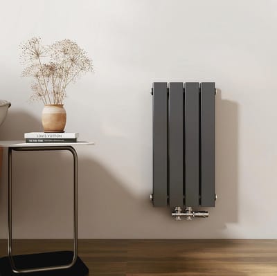 Vertikale paneelradiator 600 x 300 mm, design in antraciet, 327 watt