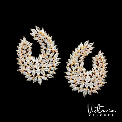 Victoria Valenza Milano Luxe Oorbellen Dames Messing Oorringen Witte Steen Oorbellen - Goud kleurig - 1 Paar