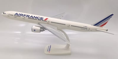 schaalmodel vliegtuig Air France Boeing 777-300ER schaal 1:200 lengte 36,95cm